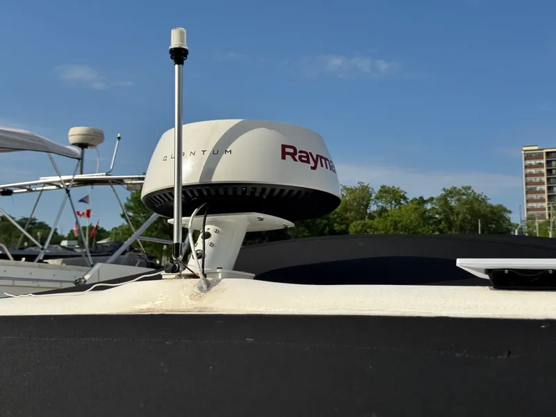Slide: The Image of 1998 Sea Ray 400 Express - 7839708