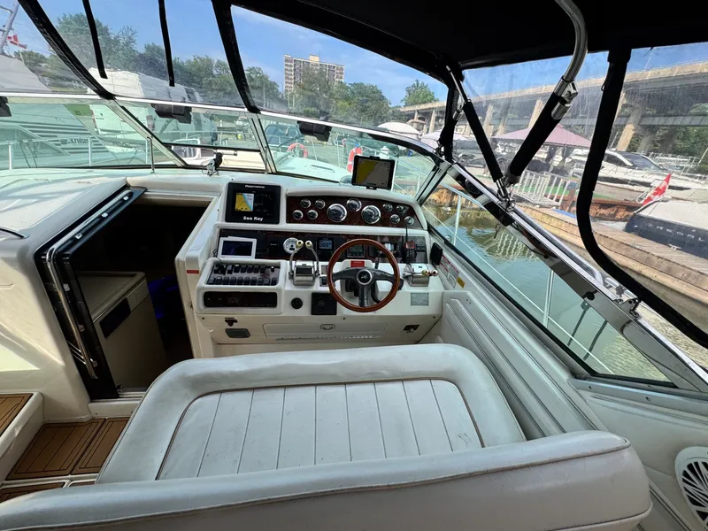 Slide: The Image of 1998 Sea Ray 400 Express - 7839667