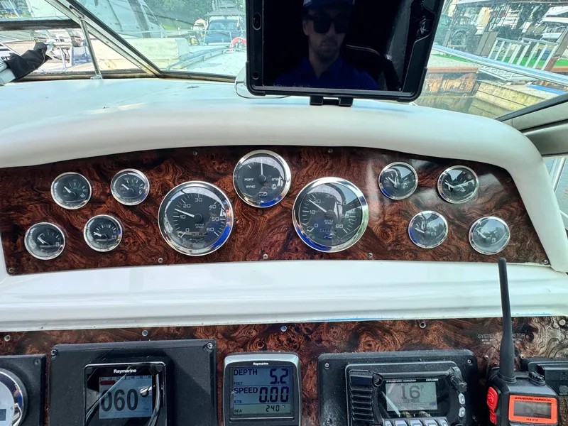 Slide: The Image of 1998 Sea Ray 400 Express - 7839679