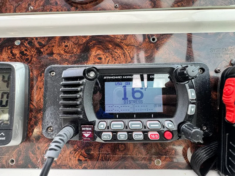 Slide: The Image of 1998 Sea Ray 400 Express - 7839673