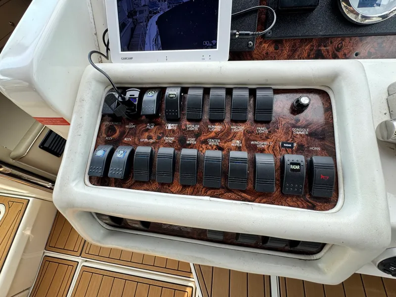 Slide: The Image of 1998 Sea Ray 400 Express - 7839676