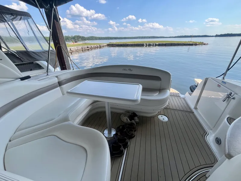 Slide: The Image of 2003 Sea Ray 320 Sundancer - 7839908