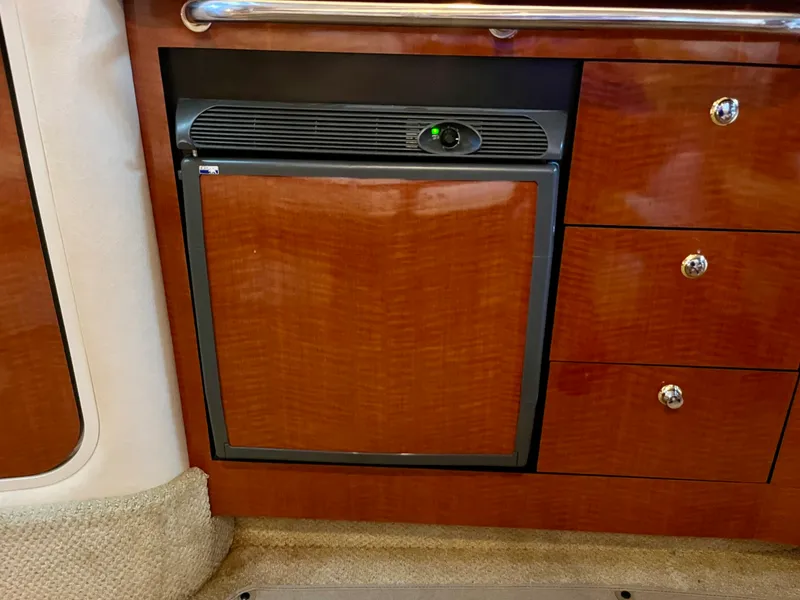 Slide: The Image of 2003 Sea Ray 320 Sundancer - 7839928