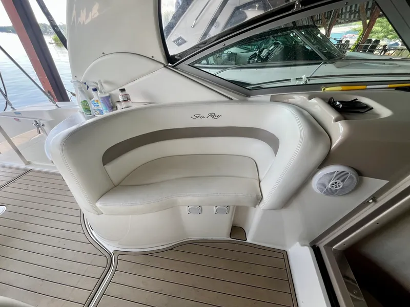 Slide: The Image of 2003 Sea Ray 320 Sundancer - 7839911