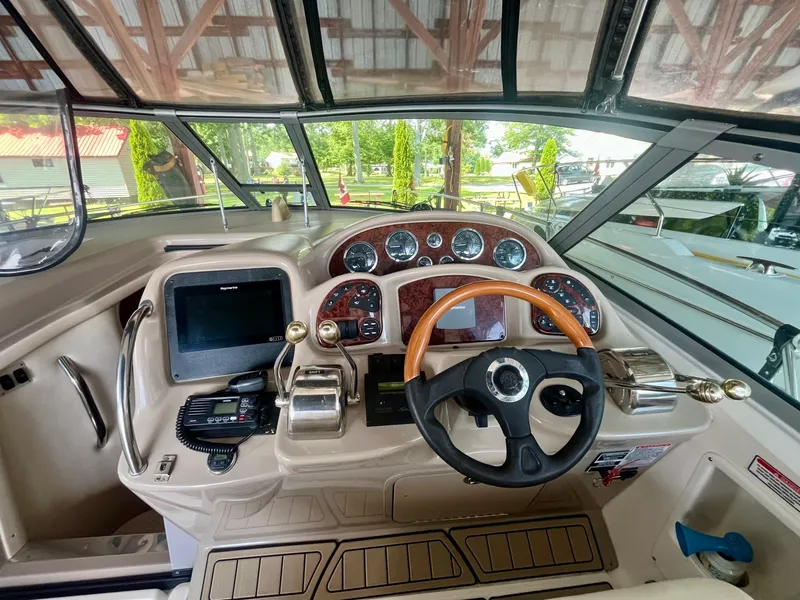 Slide: The Image of 2003 Sea Ray 320 Sundancer - 7839913