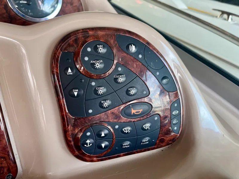 Slide: The Image of 2003 Sea Ray 320 Sundancer - 7839916
