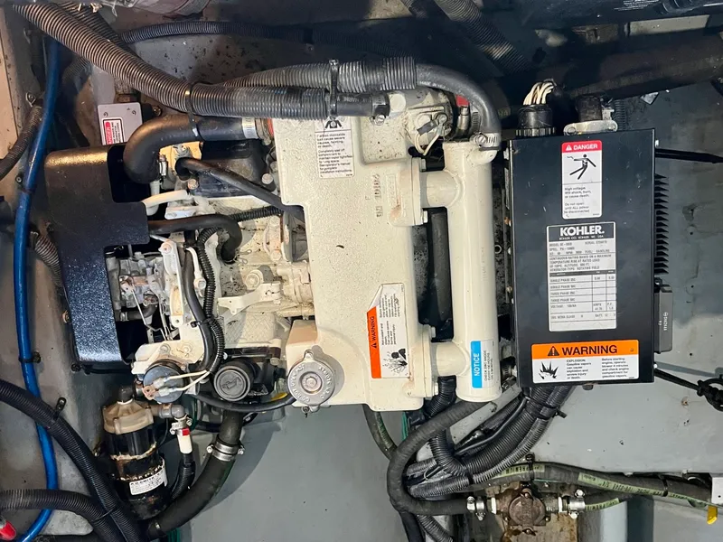 Slide: The Image of 2003 Sea Ray 320 Sundancer - 7839934