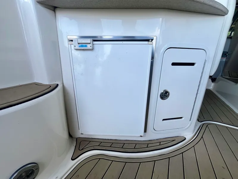 Slide: The Image of 2003 Sea Ray 320 Sundancer - 7839910