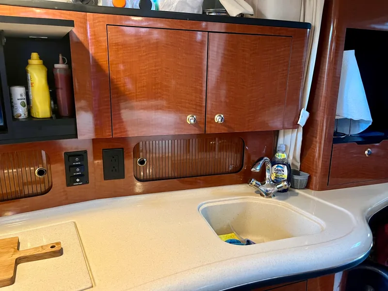 Slide: The Image of 2003 Sea Ray 320 Sundancer - 7839925