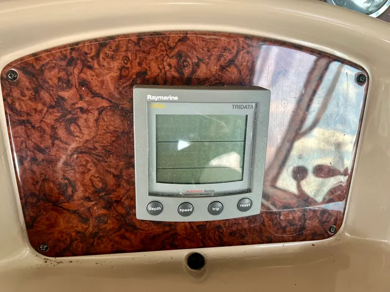 Slide: The Image of 2003 Sea Ray 320 Sundancer - 7839918