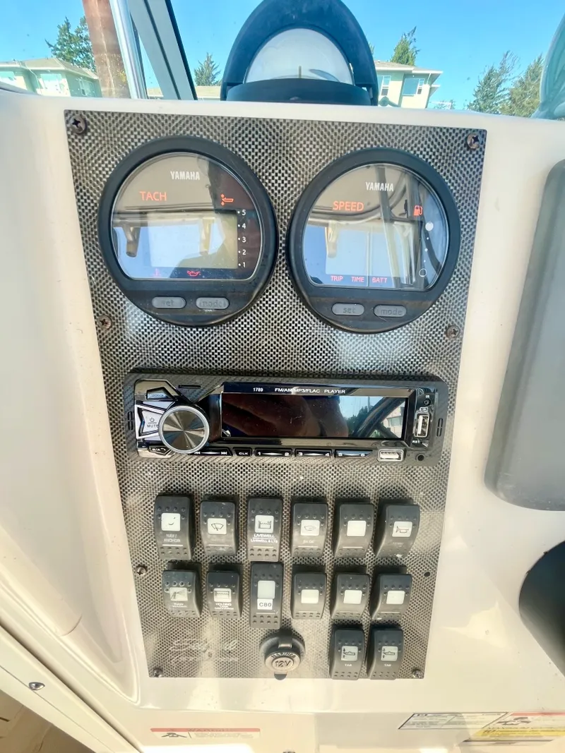 Slide: The Image of 2007 Seaswirl Striper 2301 - 7839957