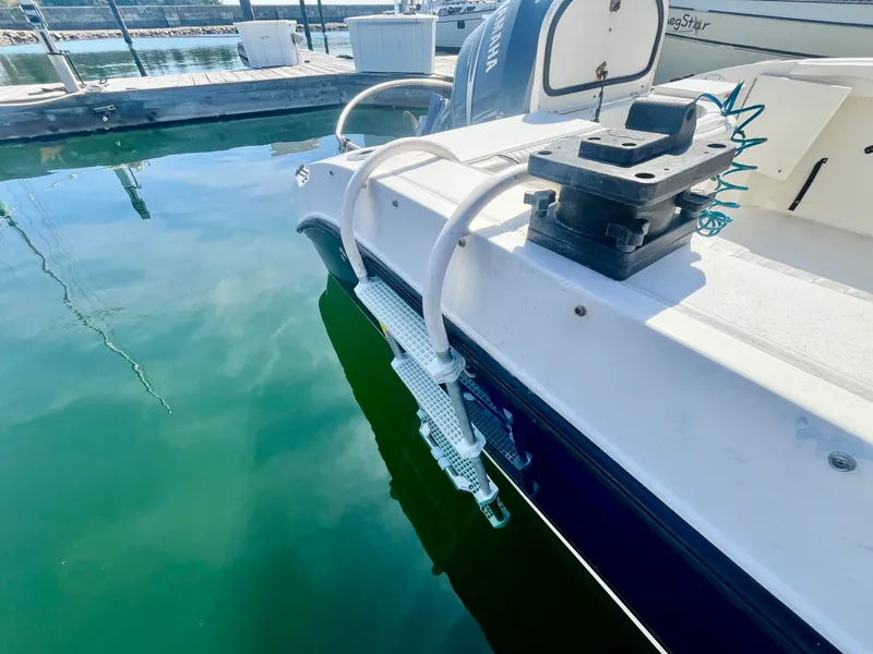 Slide: The Image of 2007 Seaswirl Striper 2301 - 7839944