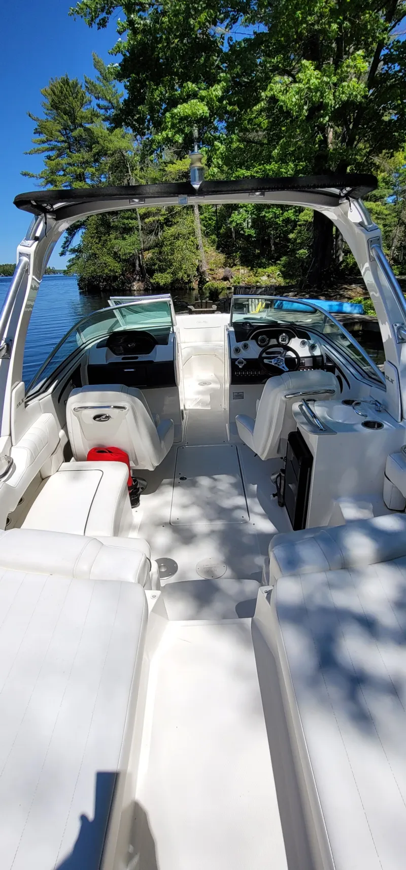 Slide: The Image of 2010 Sea Ray SLX 250 - 7840025