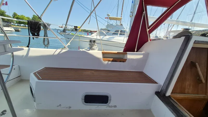 Slide: The Image of 1989 Catalina 42 - 7840043