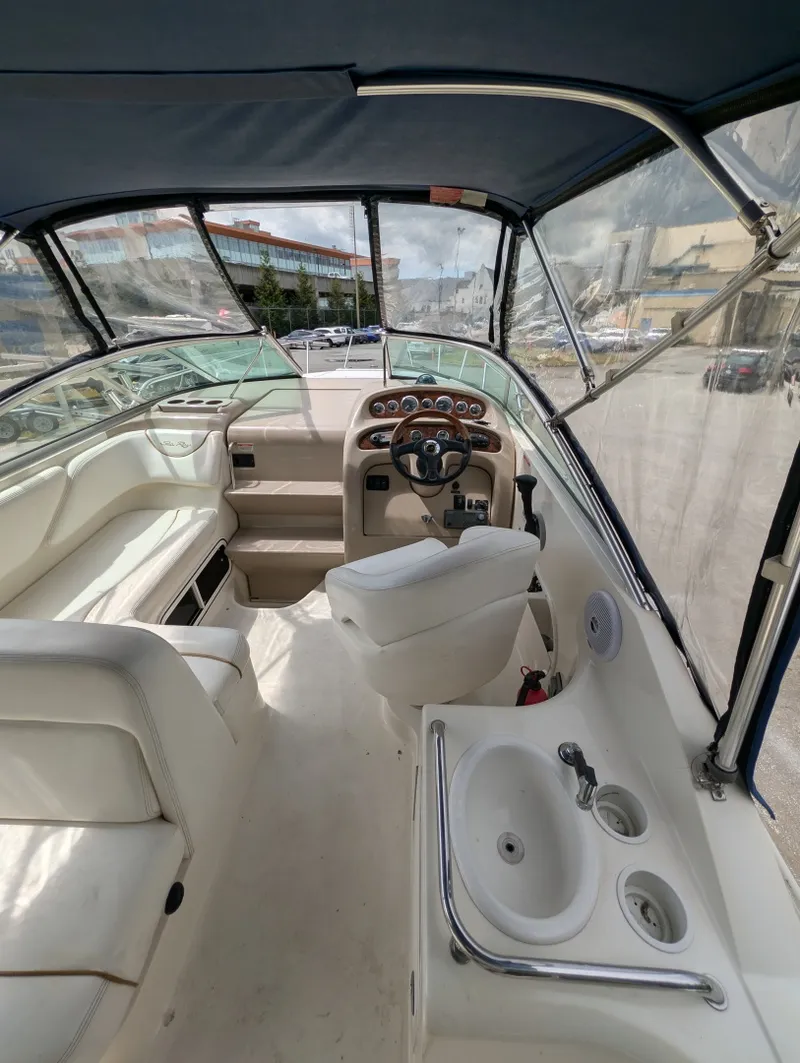 Slide: The Image of 2002 Sea Ray 260 Sundancer - 7840101