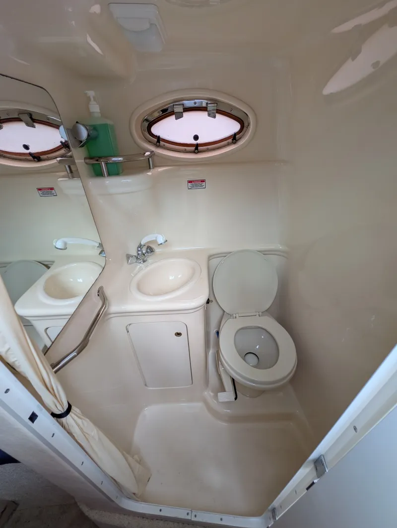 Slide: The Image of 2002 Sea Ray 260 Sundancer - 7840108