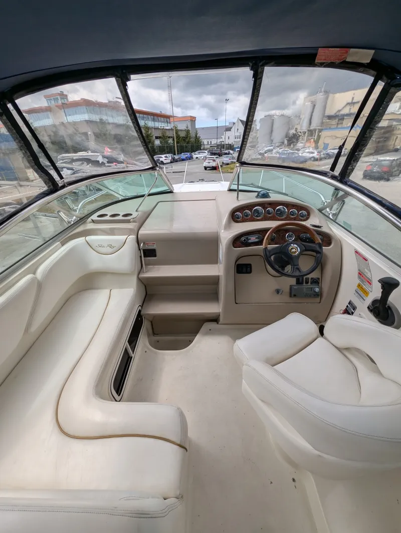 Slide: The Image of 2002 Sea Ray 260 Sundancer - 7840103