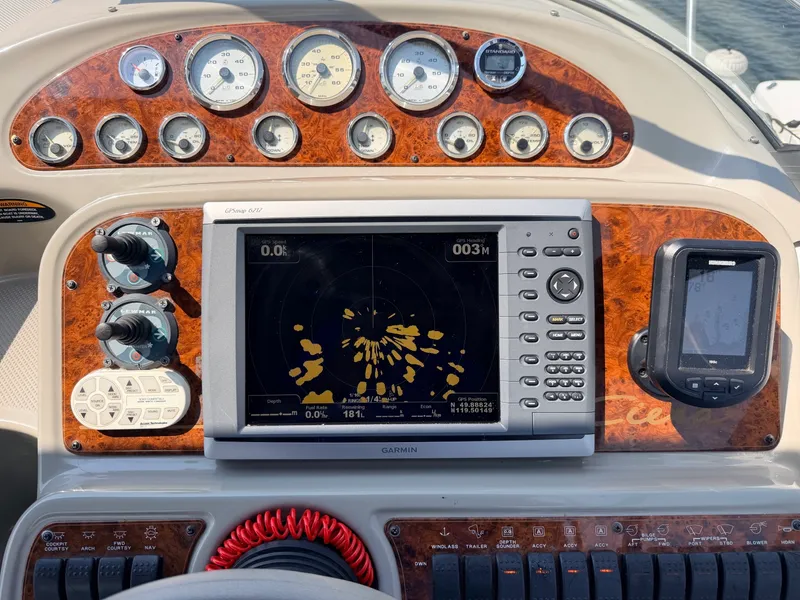 Slide: The Image of 2000 Bayliner 3055 Ciera - 7840148