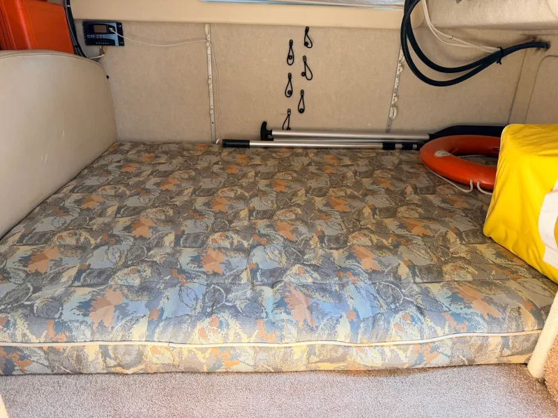 Slide: The Image of 2000 Bayliner 3055 Ciera - 7840175