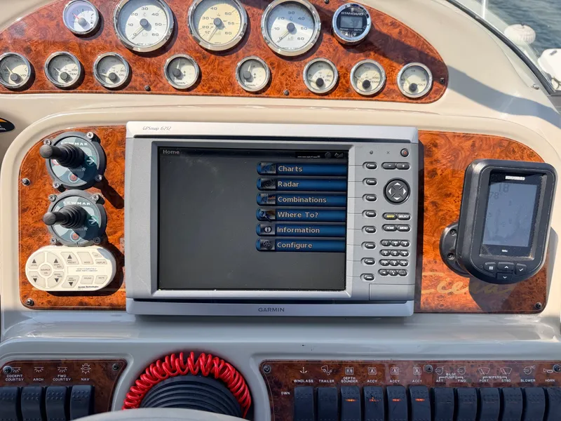 Slide: The Image of 2000 Bayliner 3055 Ciera - 7840146