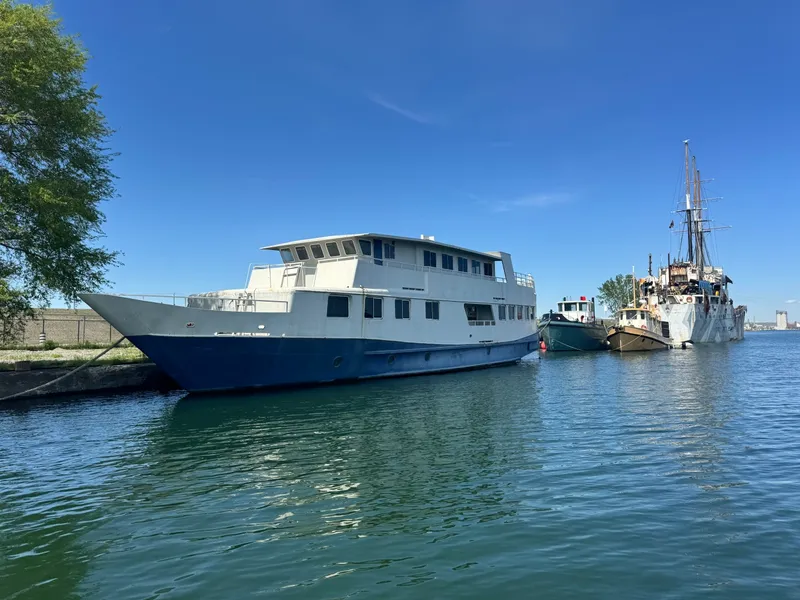 The Image of 2001 Borealis 84' Custom - 7840267