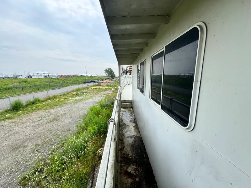 Slide: The Image of 2001 Borealis 84' Custom - 7840312