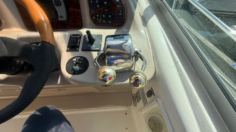 Slide: The Image of 2005 Sea Ray 340 Sundancer - 7840356
