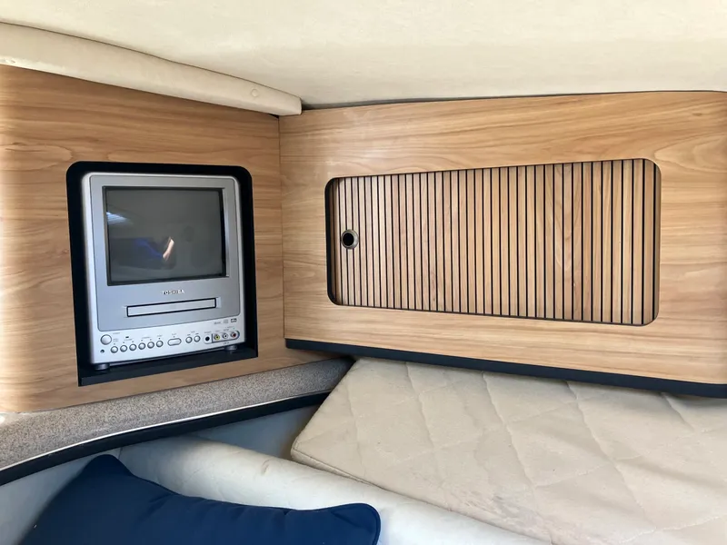 Slide: The Image of 2006 Sea Ray 290 Sun Sport - 7840384