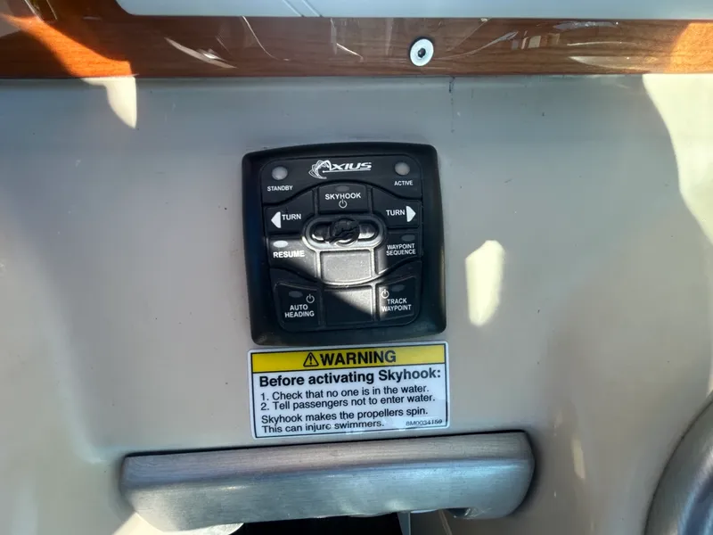 Slide: The Image of 2011 Formula 310 Sun Sport - 7840502