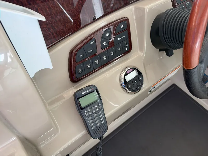 Slide: The Image of 2007 Sea Ray 290 Sundancer - 7840544