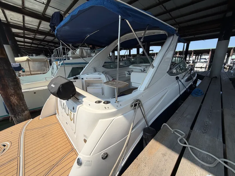 Slide: The Image of 2012 Bayliner 315 SB - 7840567