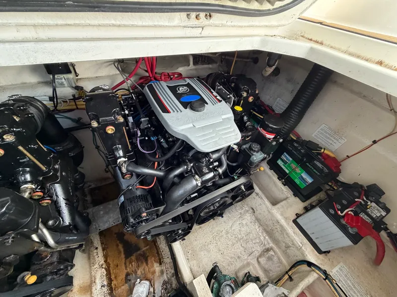 Slide: The Image of 2012 Bayliner 315 SB - 7840595