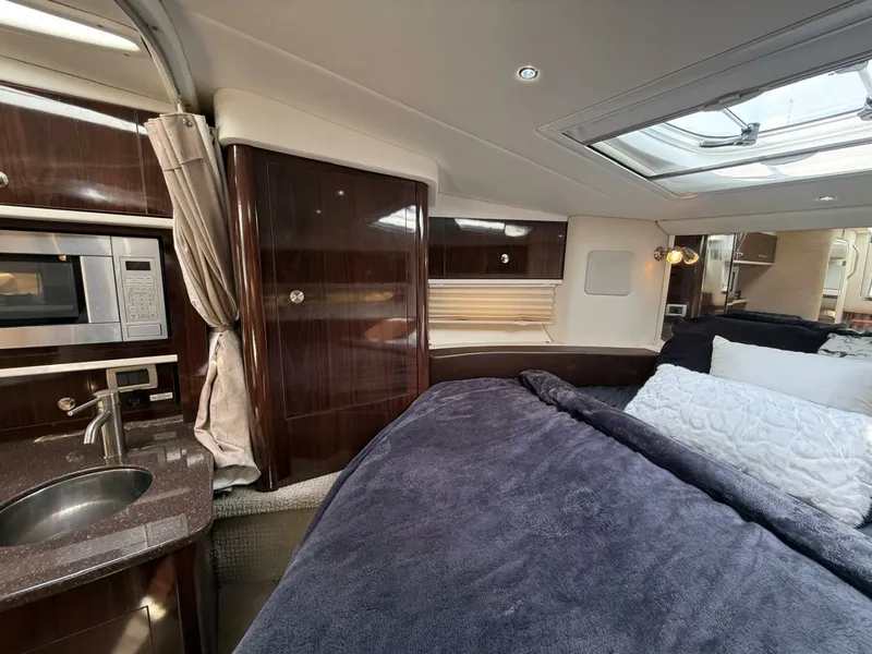 Slide: The Image of 2015 Sea Ray 330 Sundancer - 7840663