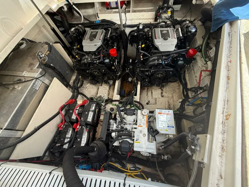 Slide: The Image of 2015 Sea Ray 330 Sundancer - 7840686