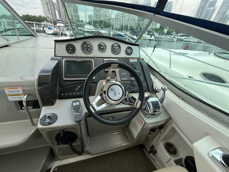 Slide: The Image of 2015 Sea Ray 330 Sundancer - 7840643