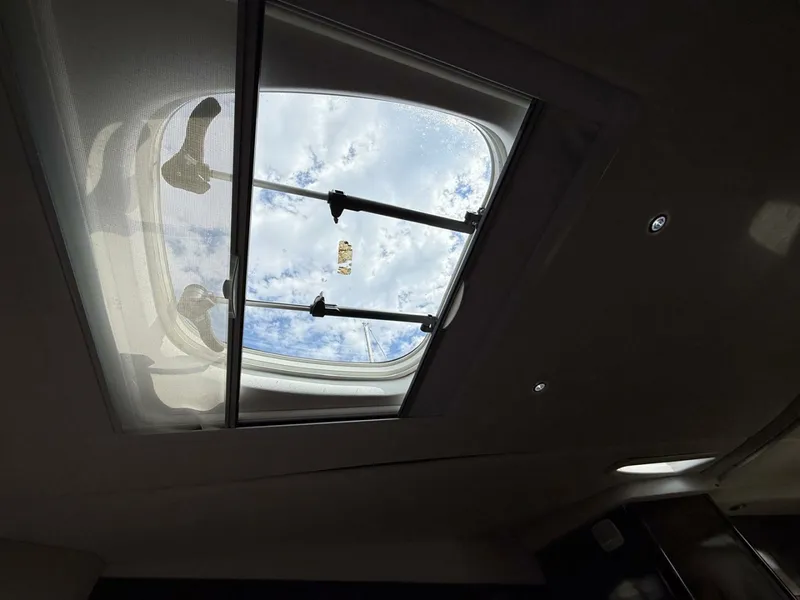 Slide: The Image of 2015 Sea Ray 330 Sundancer - 7840665