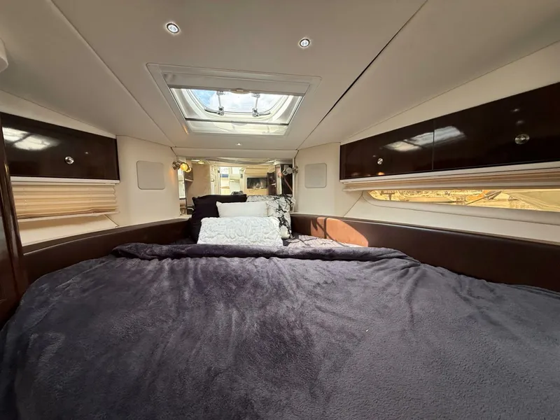 Slide: The Image of 2015 Sea Ray 330 Sundancer - 7840661