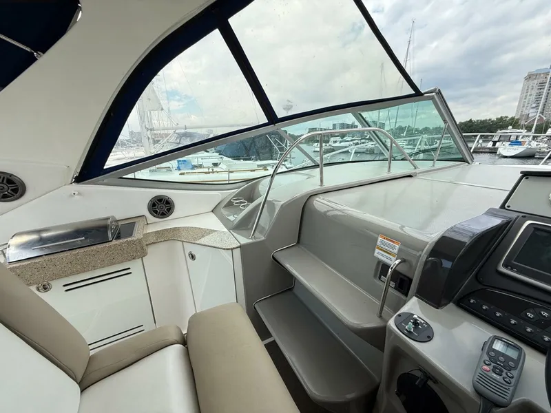 Slide: The Image of 2015 Sea Ray 330 Sundancer - 7840648