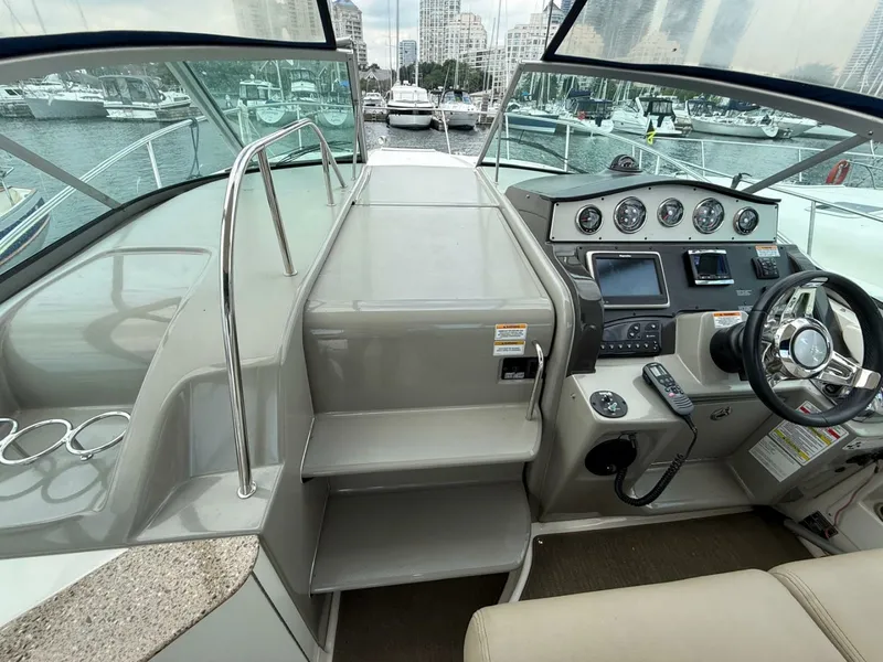 Slide: The Image of 2015 Sea Ray 330 Sundancer - 7840652