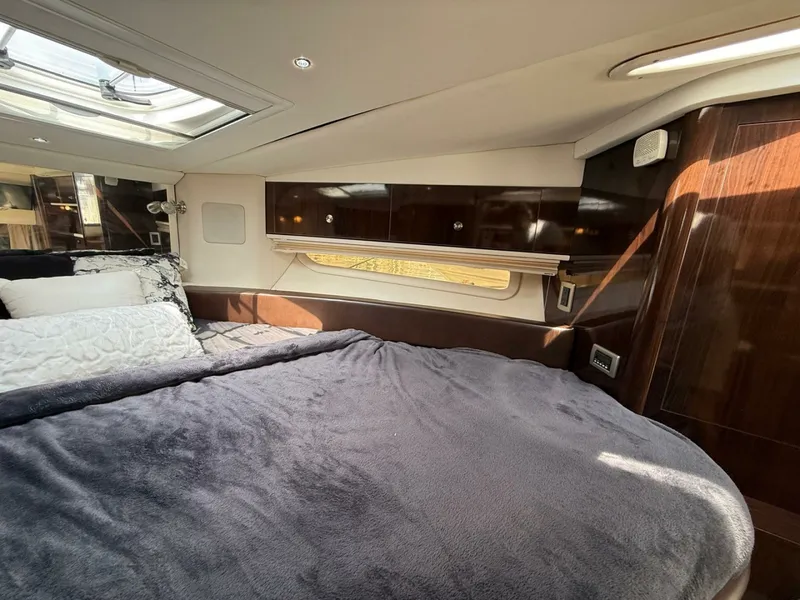 Slide: The Image of 2015 Sea Ray 330 Sundancer - 7840662