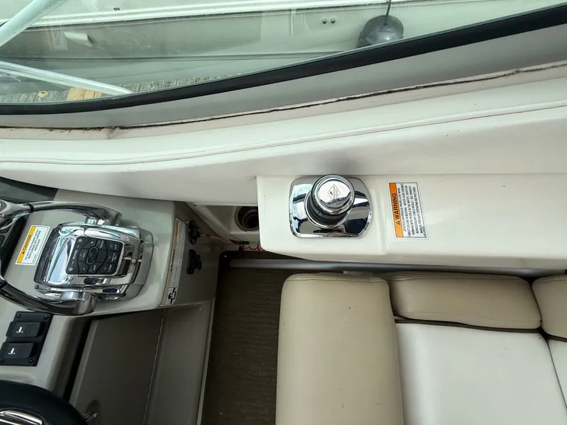 Slide: The Image of 2015 Sea Ray 330 Sundancer - 7840640