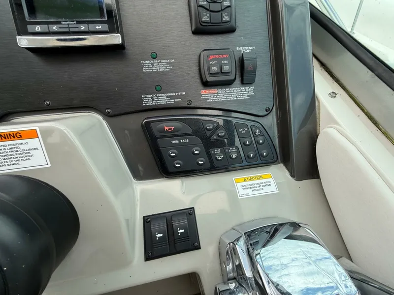 Slide: The Image of 2015 Sea Ray 330 Sundancer - 7840646