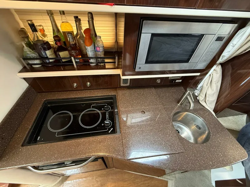 Slide: The Image of 2015 Sea Ray 330 Sundancer - 7840669