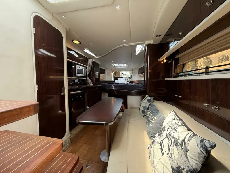 Slide: The Image of 2015 Sea Ray 330 Sundancer - 7840684