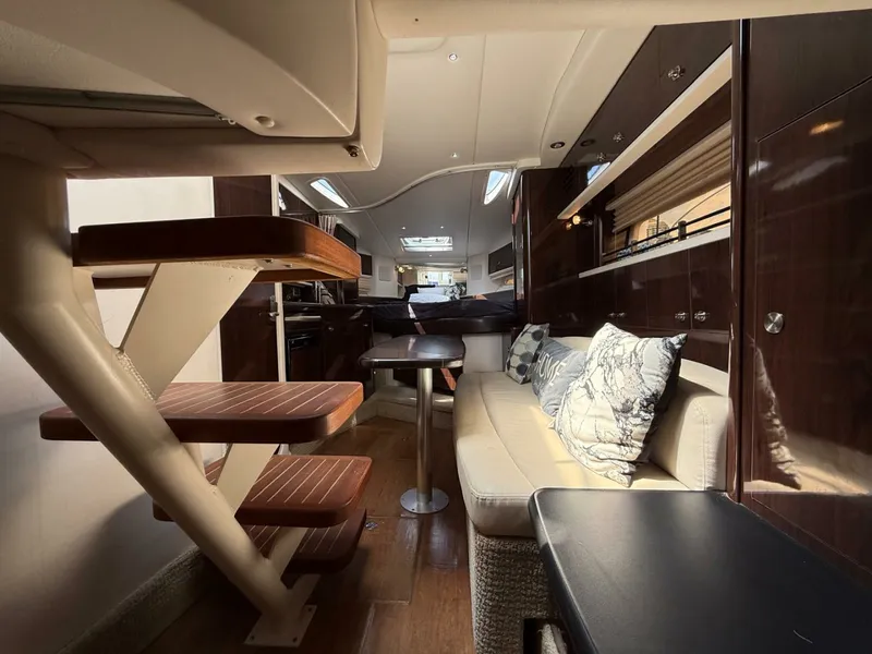 Slide: The Image of 2015 Sea Ray 330 Sundancer - 7840683