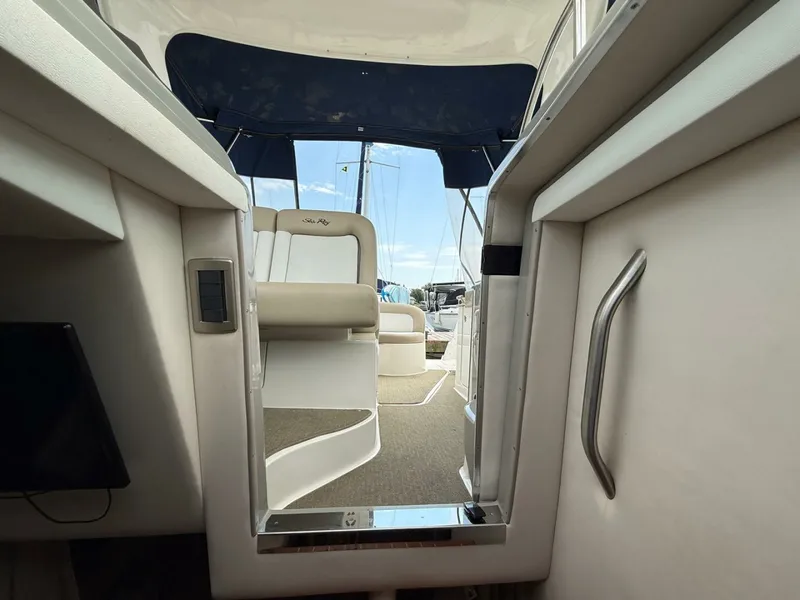 Slide: The Image of 2015 Sea Ray 330 Sundancer - 7840685
