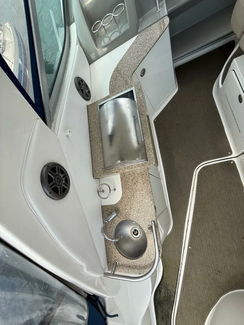 Slide: The Image of 2015 Sea Ray 330 Sundancer - 7840634
