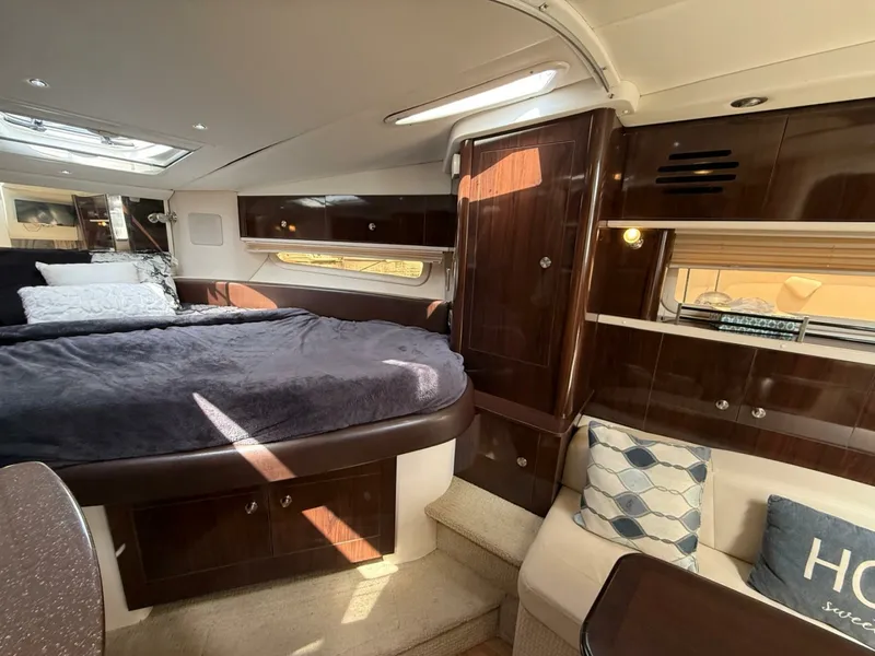 Slide: The Image of 2015 Sea Ray 330 Sundancer - 7840659