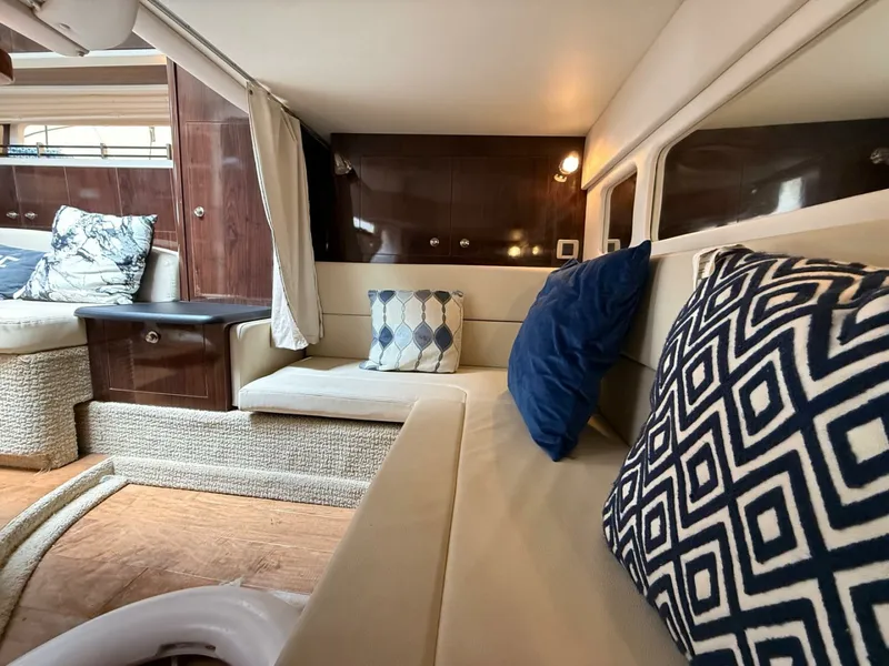 Slide: The Image of 2015 Sea Ray 330 Sundancer - 7840682