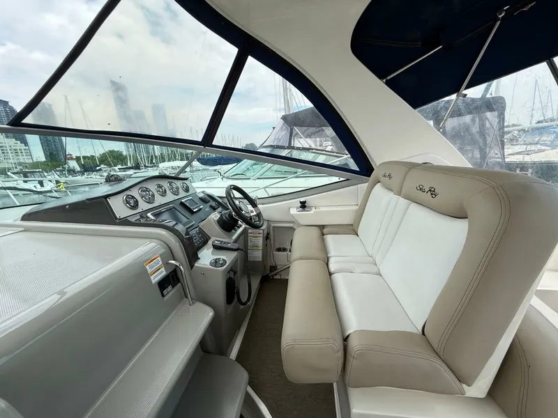 Slide: The Image of 2015 Sea Ray 330 Sundancer - 7840650